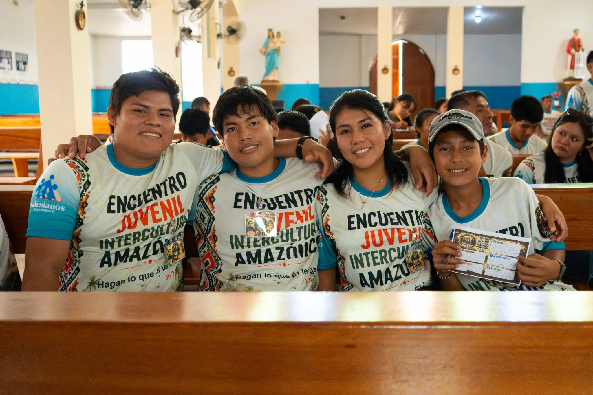 Jóvenes participantes del encuentro intercultural amazónico